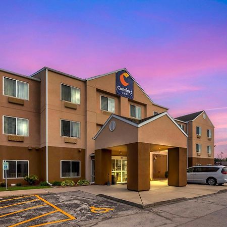 Comfort Inn & Suites Green Bay Stadium Area Exterior photo